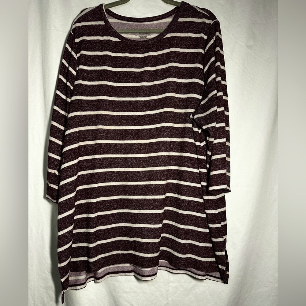 Lane Bryant, heathered maroon top with 3/4 sleeves, size 22/24